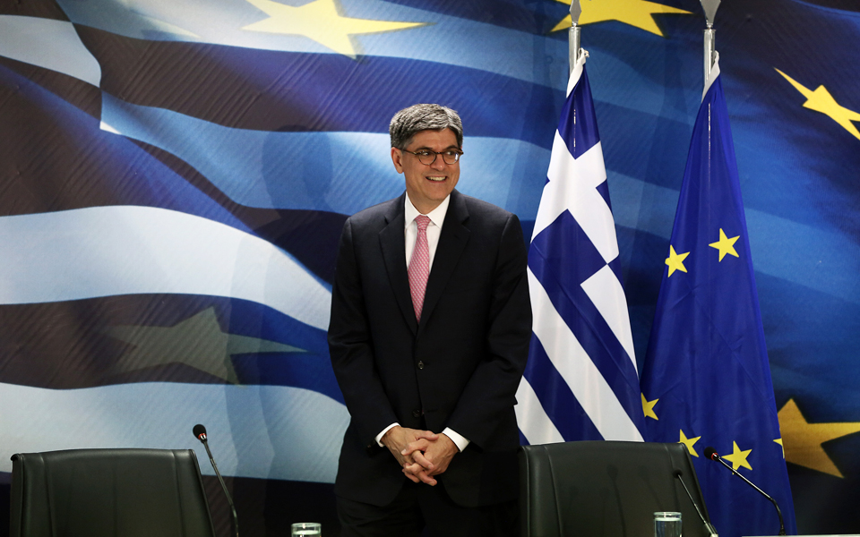 η-ελλάδα-έφυγε-από-το-επίκεντρο-2143637