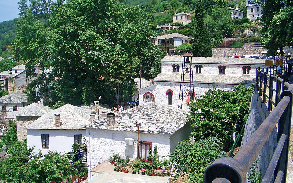 ολοι-στο-ντιβάνι-2143371