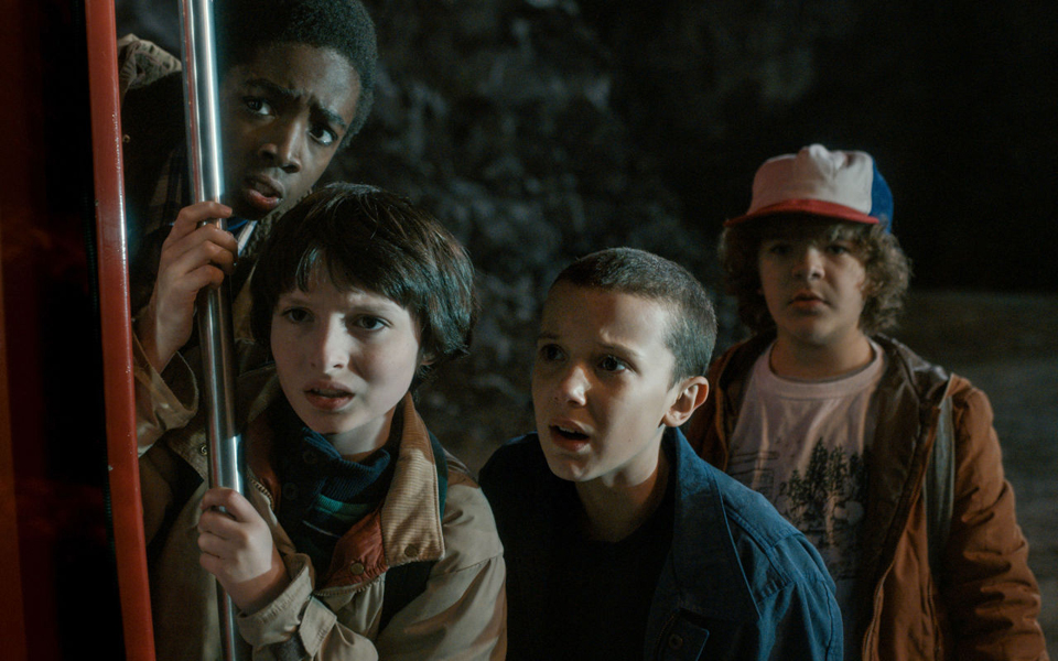 απολαυστική-βουτιά-στον-κόσμο-των-80s-2143714