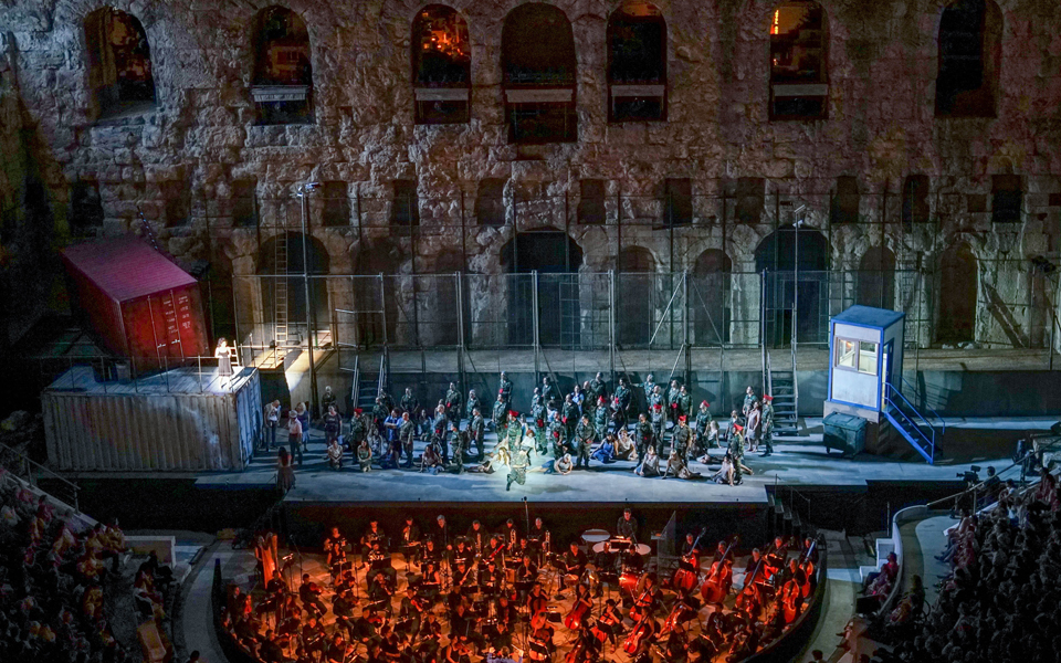 προκλητική-και-επίκαιρη-κάρμεν-στο-2144567