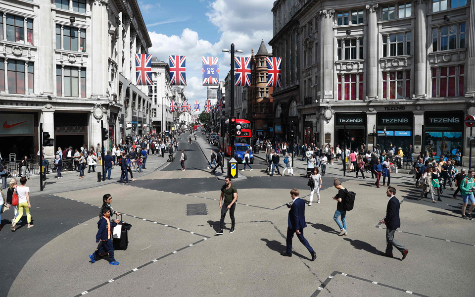 ο-εφιάλτης-η-χάρτινη-κούτα-και-τα-εντατ-2141057