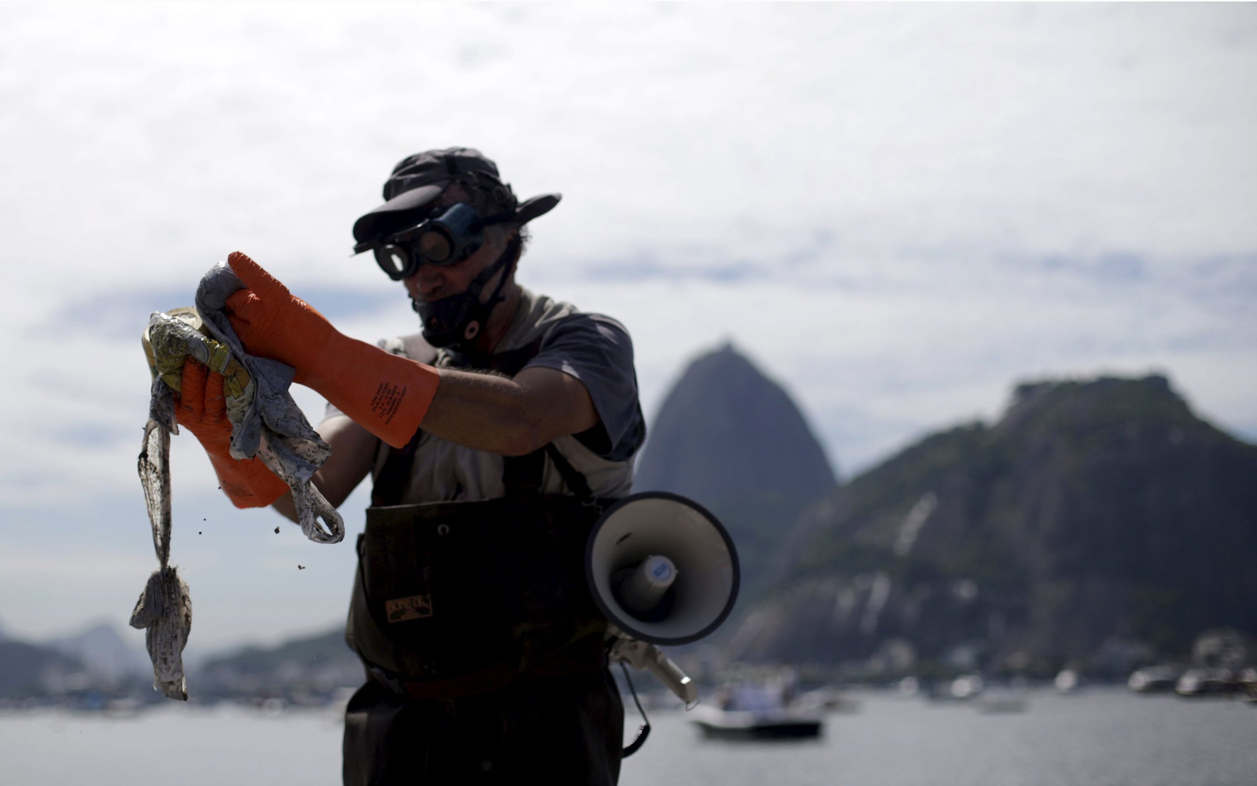 σκουπίδια-και-ανθρώπινα-μέλη-στον-κόλ-2144547