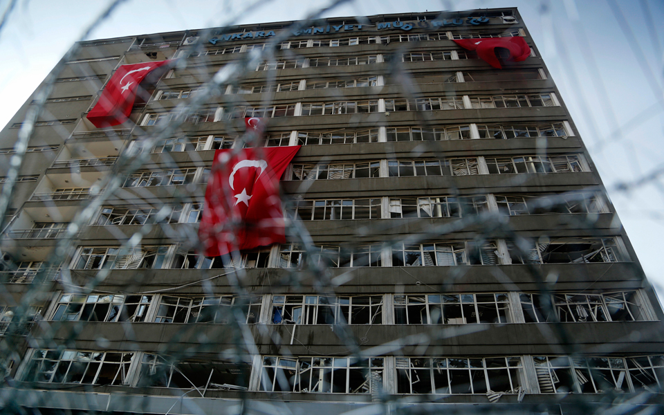 στο-στόχαστρο-όποιος-σχετίζεται-με-το-2143282