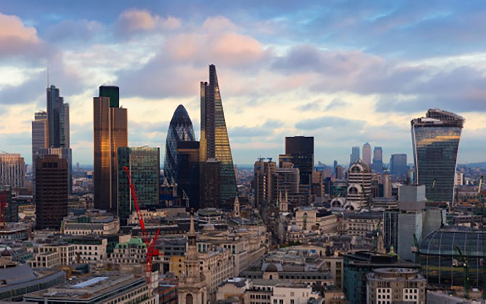 σε-χαμηλές-πτήσεις-η-αγορά-κατοικία-2143880