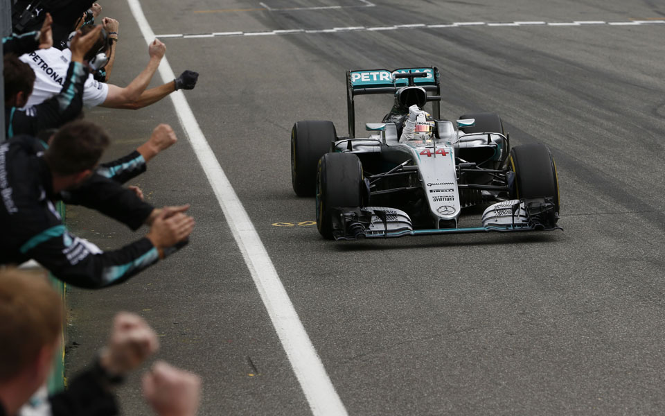 f1-νικητής-ο-l-hamilton-στο-γερμανικό-gp-2144923