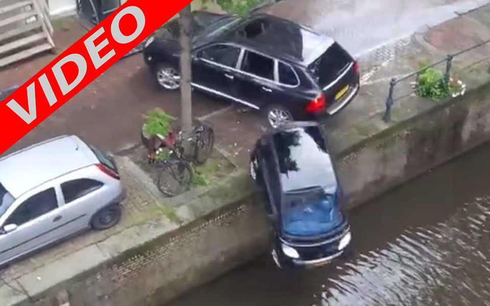 porsche-ρίχνει-smart-στο-ποτάμι-2141093