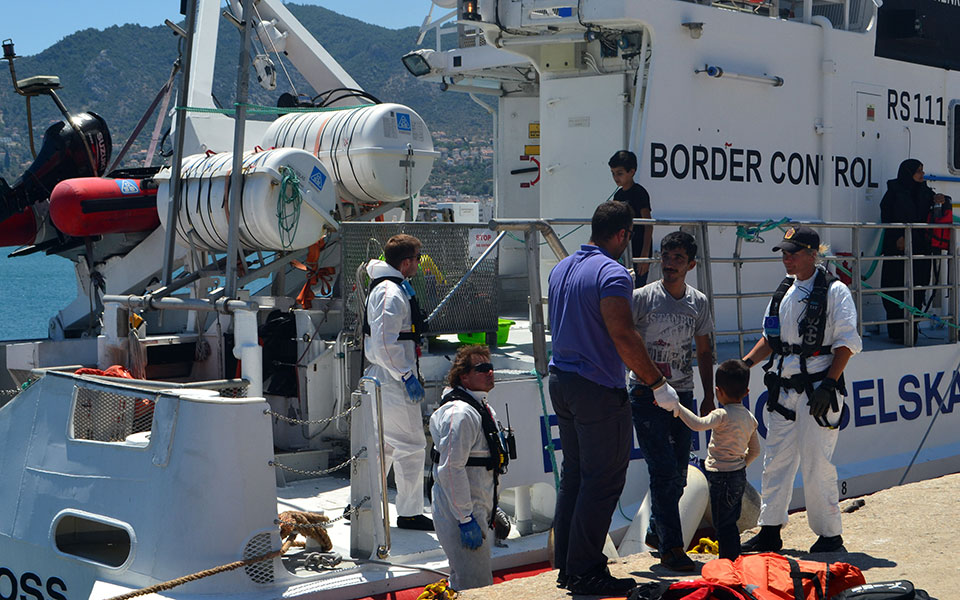 ανησυχία-για-τις-ροές-μεταναστών-στα-ν-2144438