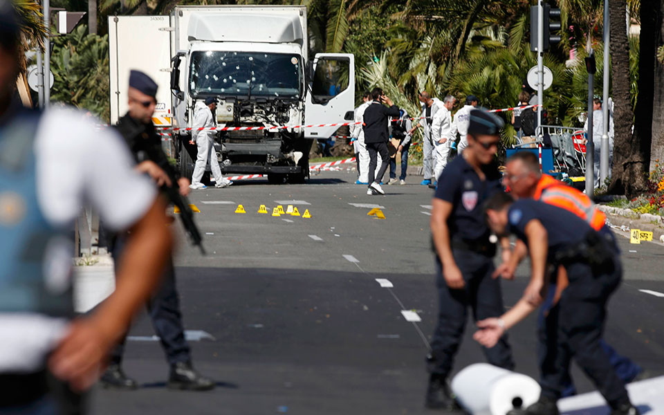 λιώστε-τους-το-κεφάλι-σφάξτε-τους-με-μ-2142745