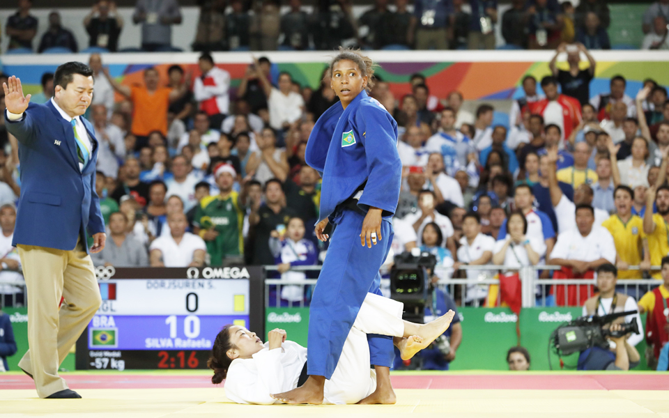 από-τις-φαβέλες-στο-χρυσό-μετάλλιο-2146171