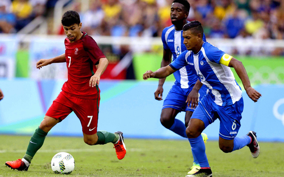 παρουσίαση-και-ρέντη-ο-πάουλο-μπέντο-2146208