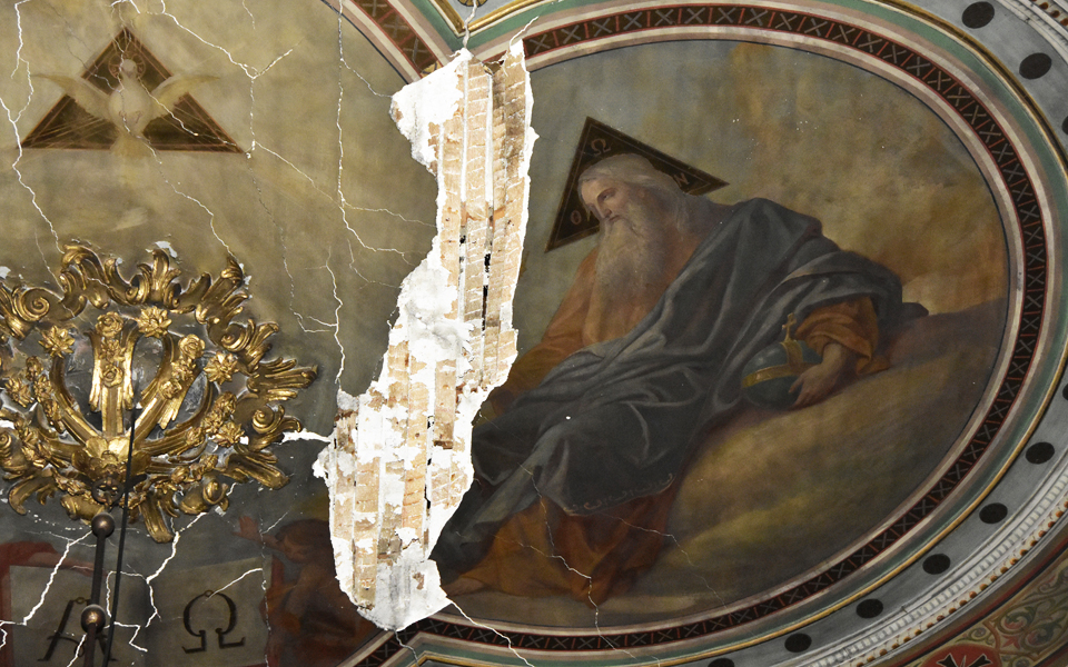 μερική-κατάρρευση-της-στέγης-του-αγίο-2146353