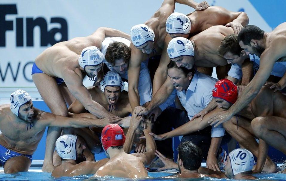 φλερτάρει-με-την-κορυφή-η-εθνική-πόλ-2146639