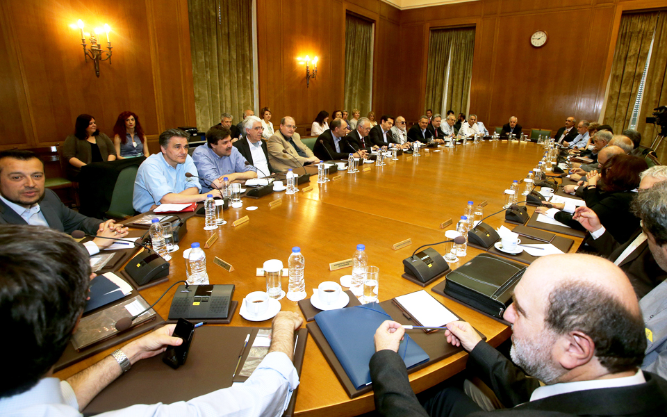 στην-ατζέντα-οικονομία-διαπραγμάτευ-2147500