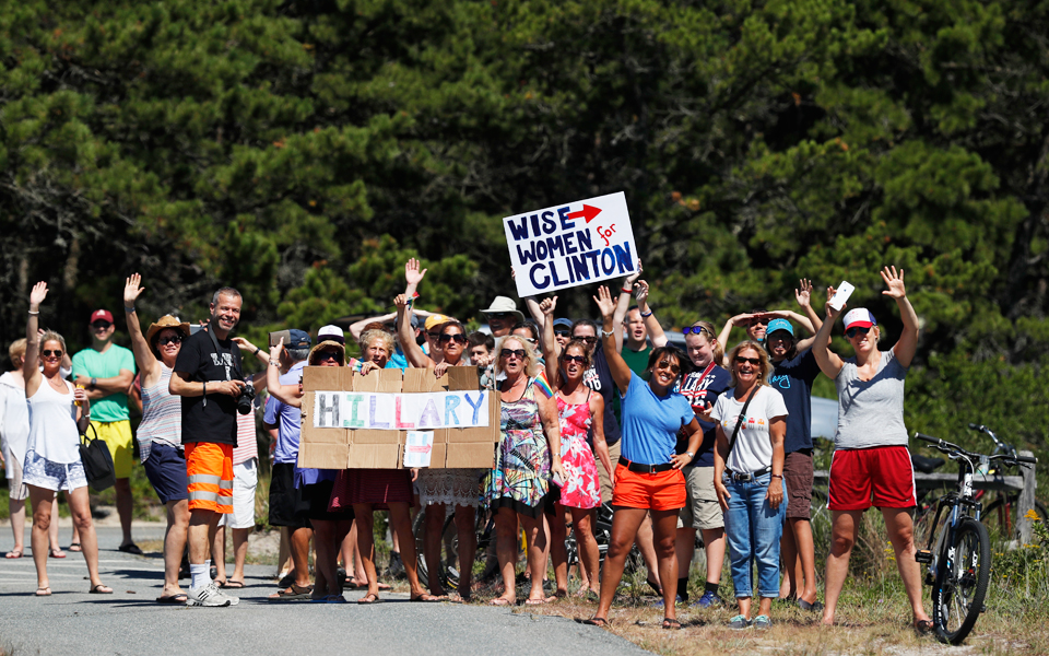 θεωρίες-συνωμοσίας-αντί-για-επιχειρ-2147516