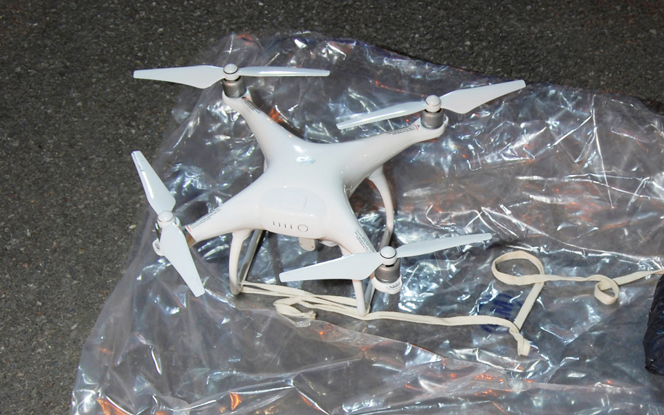 μεταφορά-ναρκωτικών-και-κινητών-τηλε-2147534