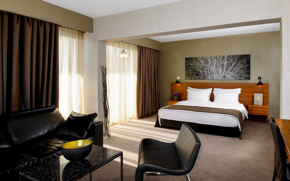 ακριβότερα-δωμάτια-και-λιγότεροι-επι-2148143