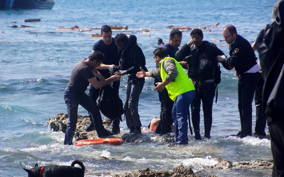 πάνω-από-12-000-εγκλωβισμένοι-πρόσφυγες-στ-2148355