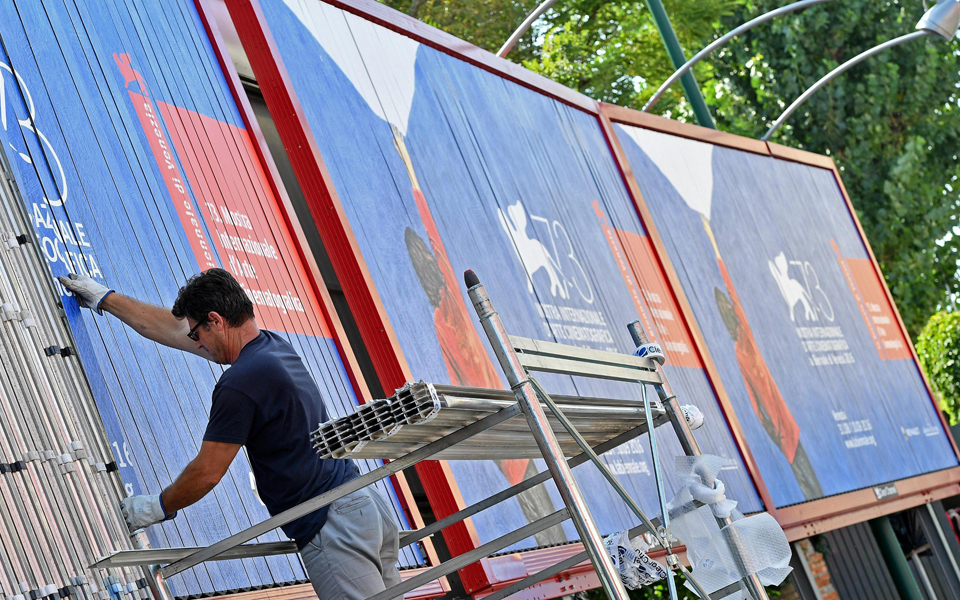 bενετσιάνικη-μόστρα-χωρίς-dolce-vita-2148600