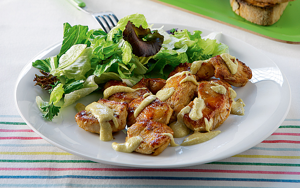 κοτόπουλο-με-ζεστή-σάλτσα-σίζαρ-2147866