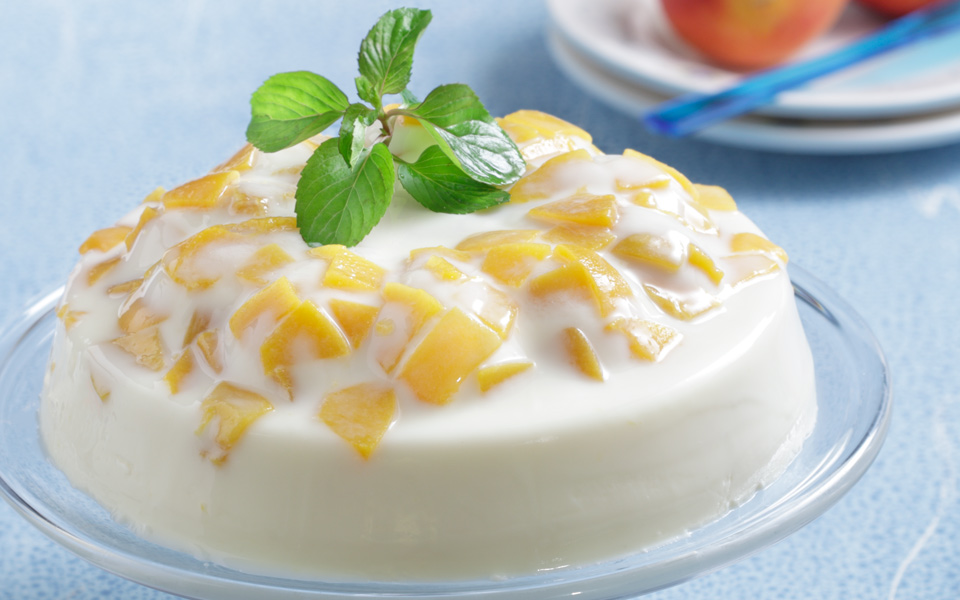 λάιτ-γιαουρτοζελέ-με-κομπόστα-2147985