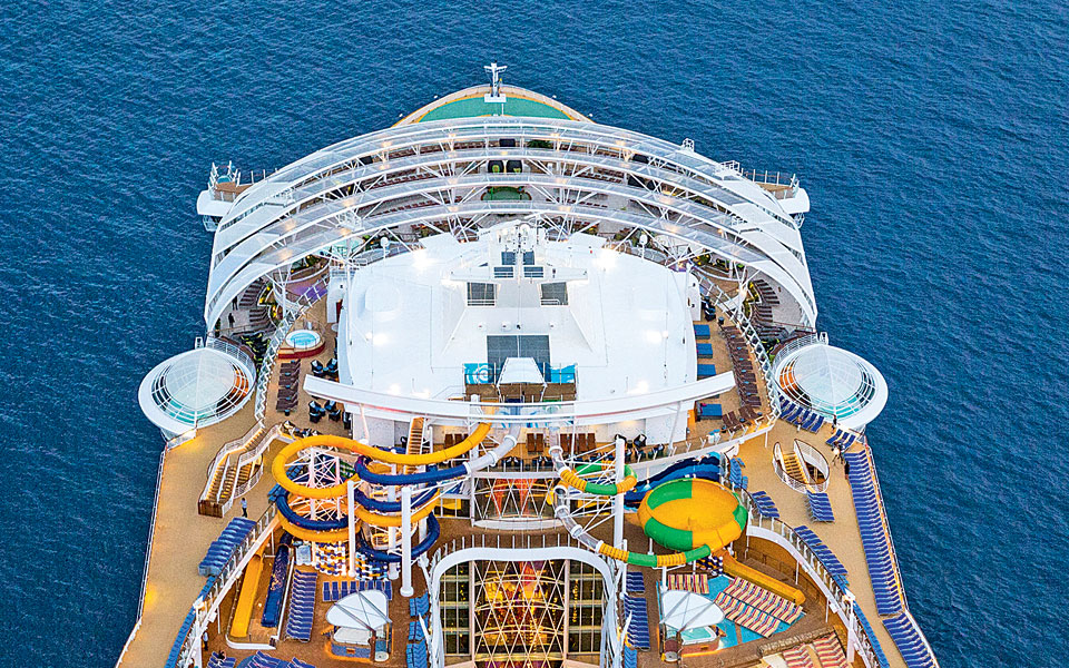 στο-κρουαζιεροπλοίο-του-15-δις-2145912