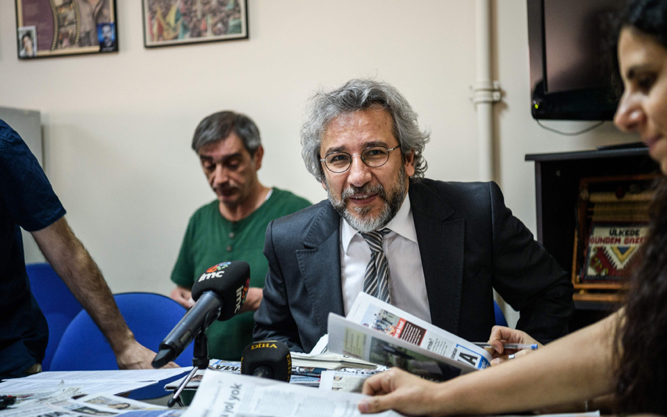 κλειστή-φιλοκουρδική-εφημερίδα-στην-2146738