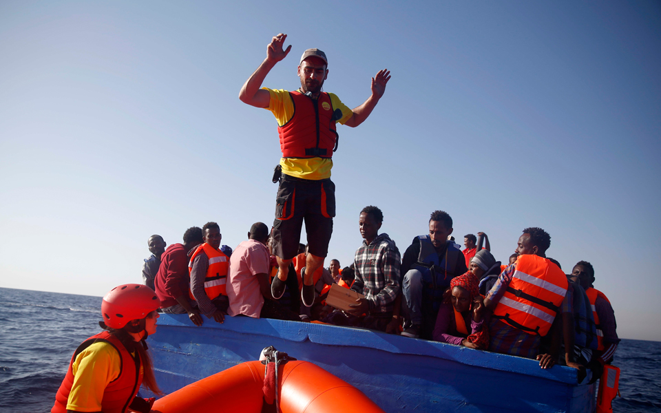 νομίζουν-ότι-η-μεσόγειος-είναι-λίμνη-2148188