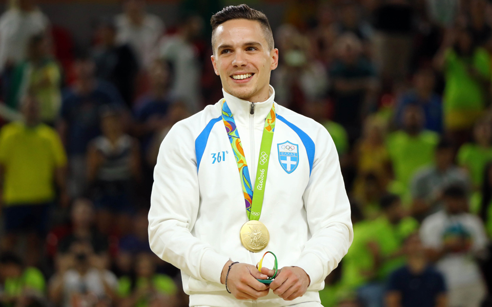 9-ώρες-και-57-λεπτά-μπροστά-στην-tv-2148046