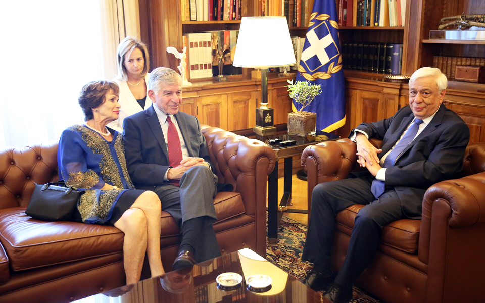 μήνυμα-δουκάκη-για-την-έξοδο-από-την-κρ-2148884