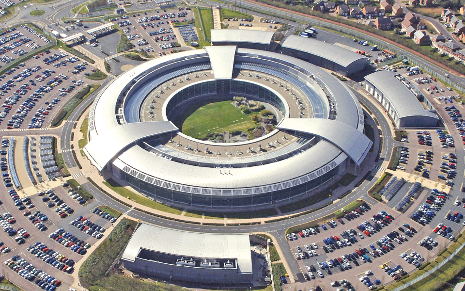 διαδικτυακό-τείχος-σχεδιάζει-να-υψ-2150837