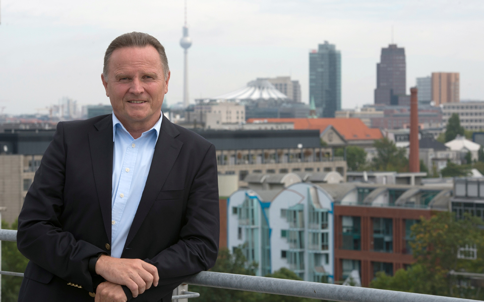 το-προσφυγικό-διχάζει-τη-γερμανία-2151225