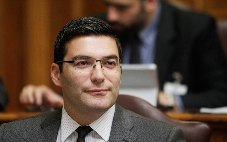 παραίτηση-σε-μια-κρίσιμη-στιγμή-2151631