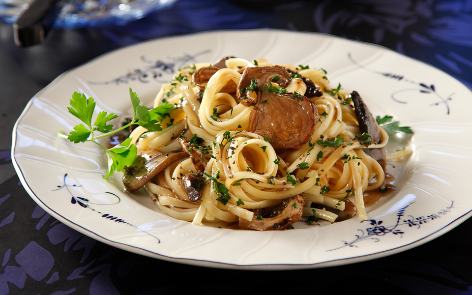 λινγκουίνι-με-σάλτσα-μανιταριών-2152773