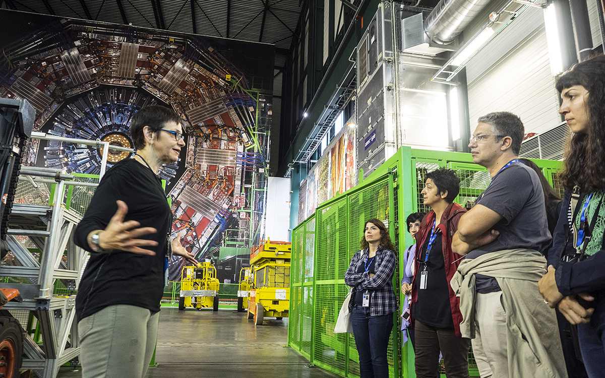 παίζοντας-με-τα-σωματίδια-στο-cern-2149969