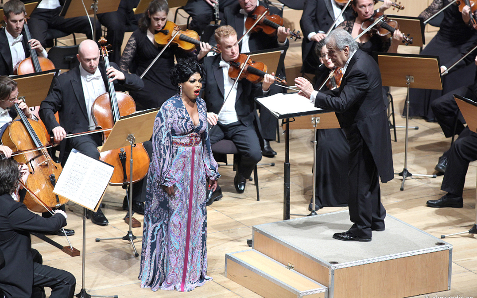 δύναμη-λάμψη-αλλά-και-αδιαφορία-2152069