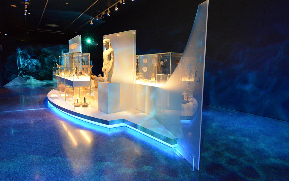 εκθεση-με-δώρα-γενεθλίων-στο-εαμ-2152695