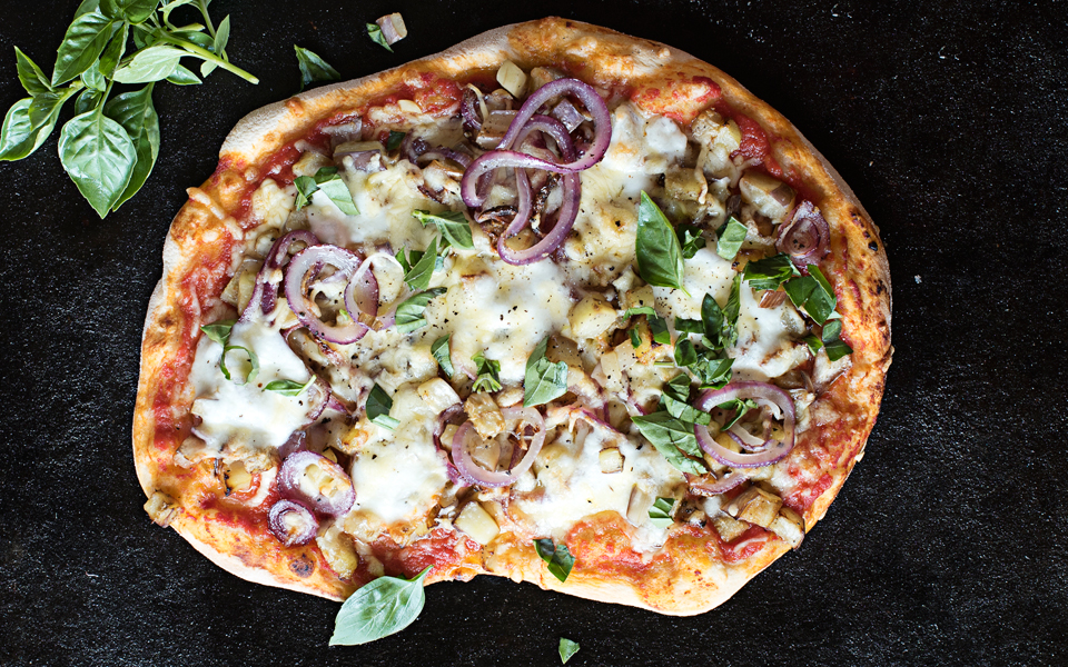 πίτσα-με-μελιτζάνες-γραβιέρα-νάξου-κα-2149604