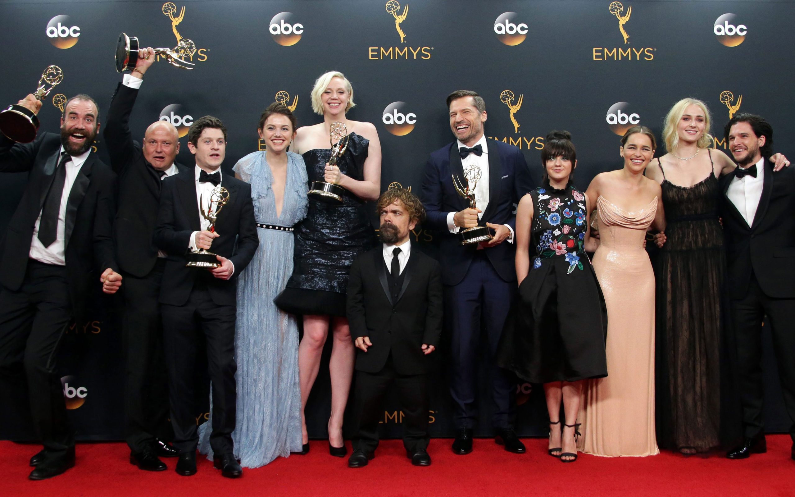βραβεία-emmy-2016-ιστορικό-ρεκόρ-για-το-game-of-thrones-2151493