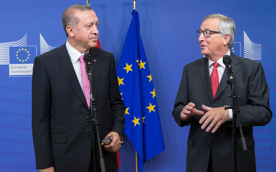 μπαράζ-επαφών-ε-ε-με-αγκυρα-για-προσφυγ-2148887