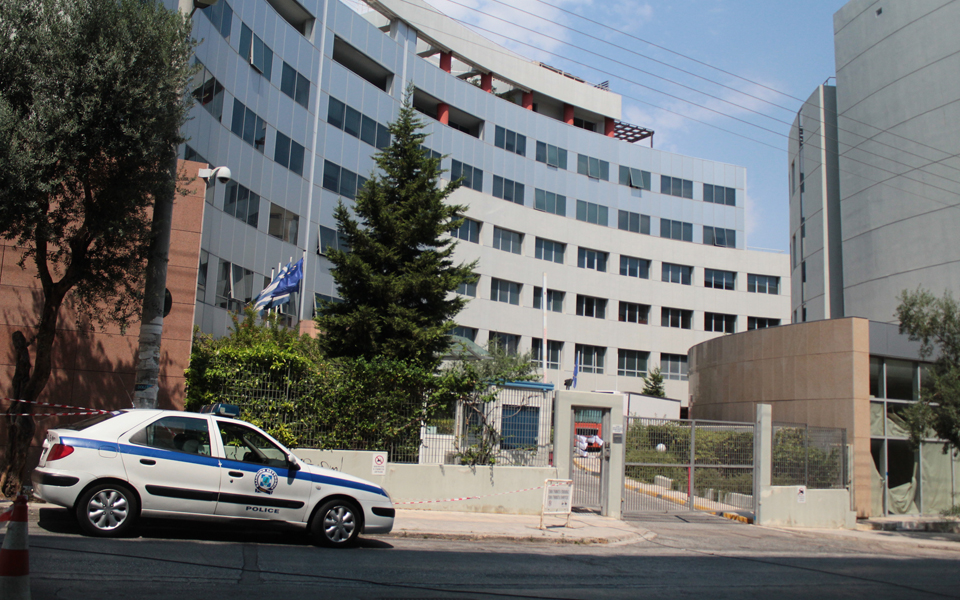 σκληρή-στάση-γεννηματά-ειρωνικά-σχόλ-2152663