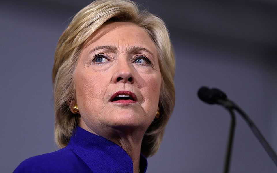 γύρισαν-πλάτη-στη-χίλαρι-για-μία-selfie-2152714