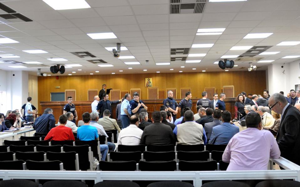 χ-α-ολική-αναδίπλωση-από-μάρτυρα-στη-δ-2152838