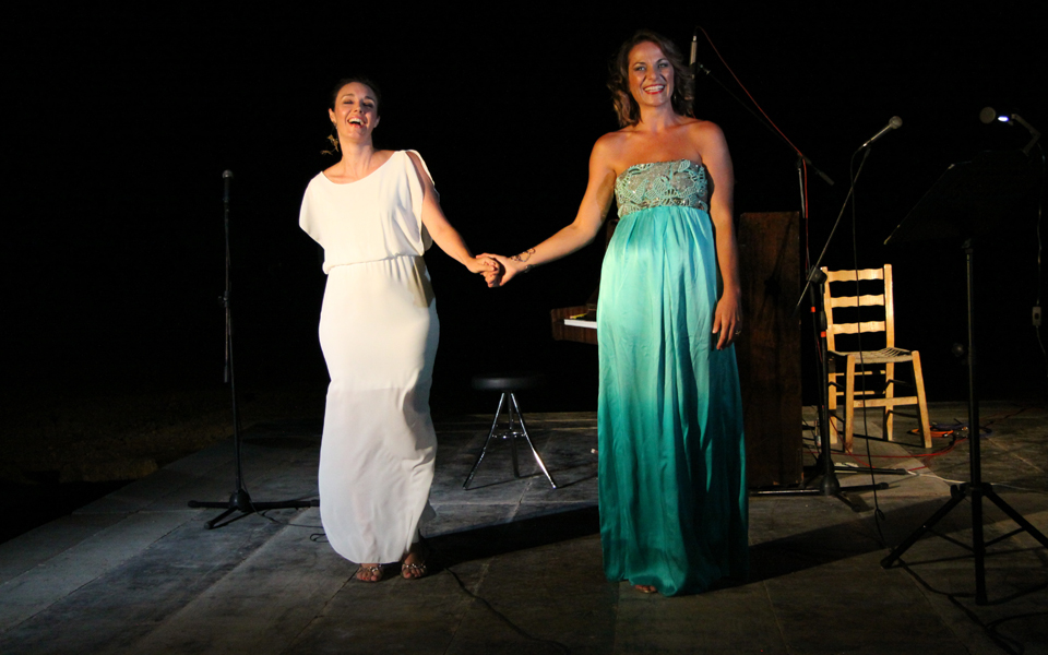 οίνος-ευφραίνει-μούσες-και-φιλόμουσ-2148773