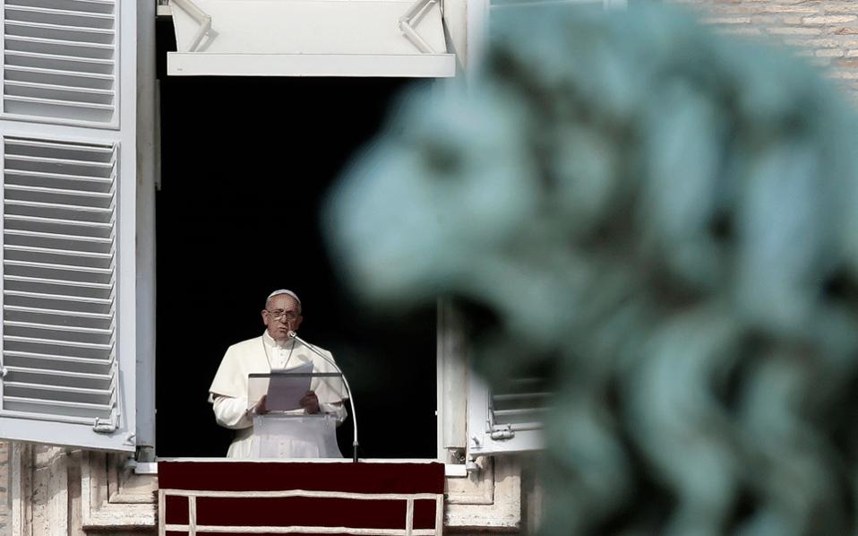 ο-πάπας-στο-σαρκαστικό-σύμπαν-του-σορε-2151061