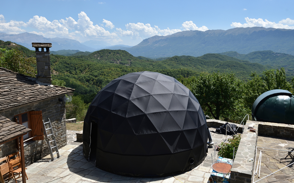 φέρνουν-το-σύμπαν-στην-αυλή-μας-2152847