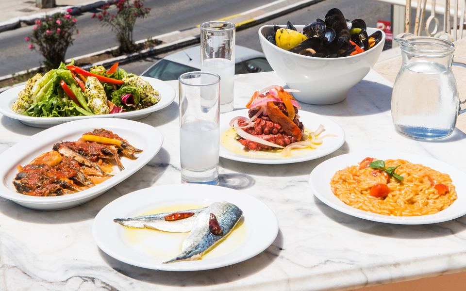 ο-σκοτάδης-ουζερί-αστέρων-2152590