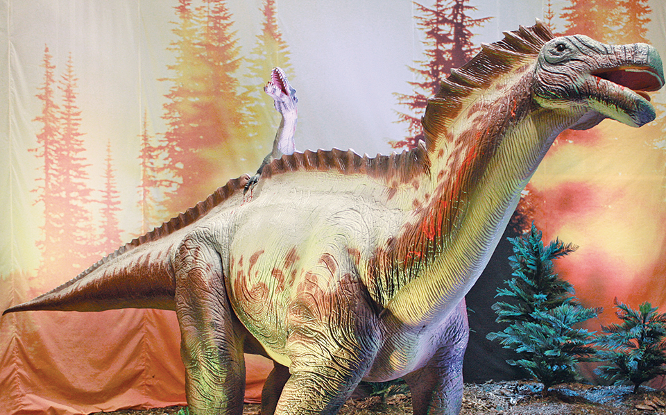 η-χώρα-των-δεινοσαύρων-στο-κέντρο-πο-2152086