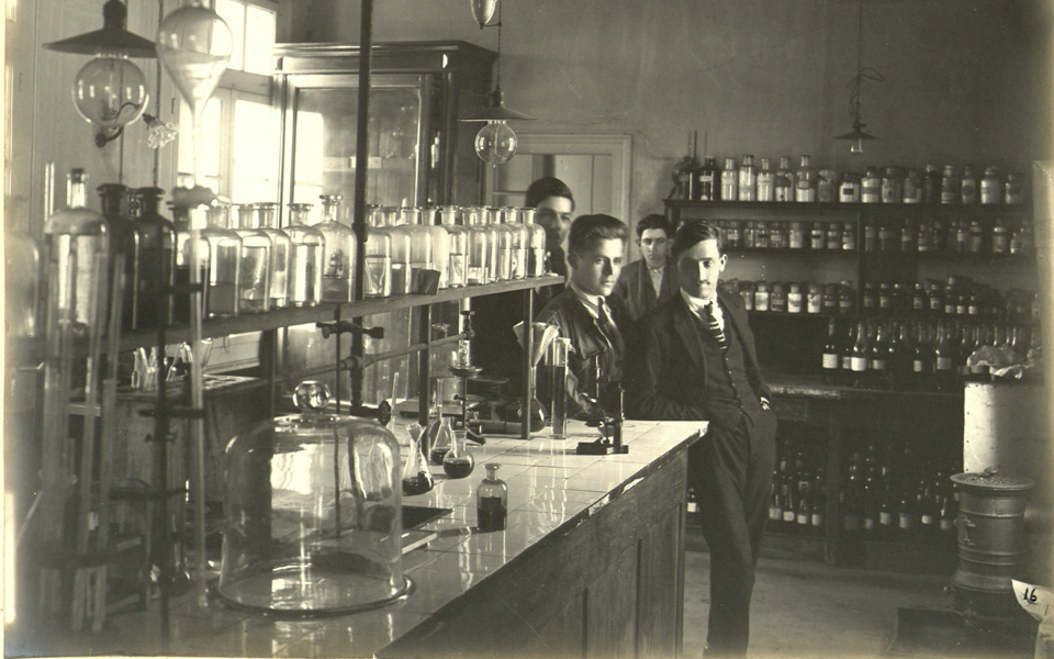 από-τη-ζυρίχη-στην-ελευσίνα-2153168