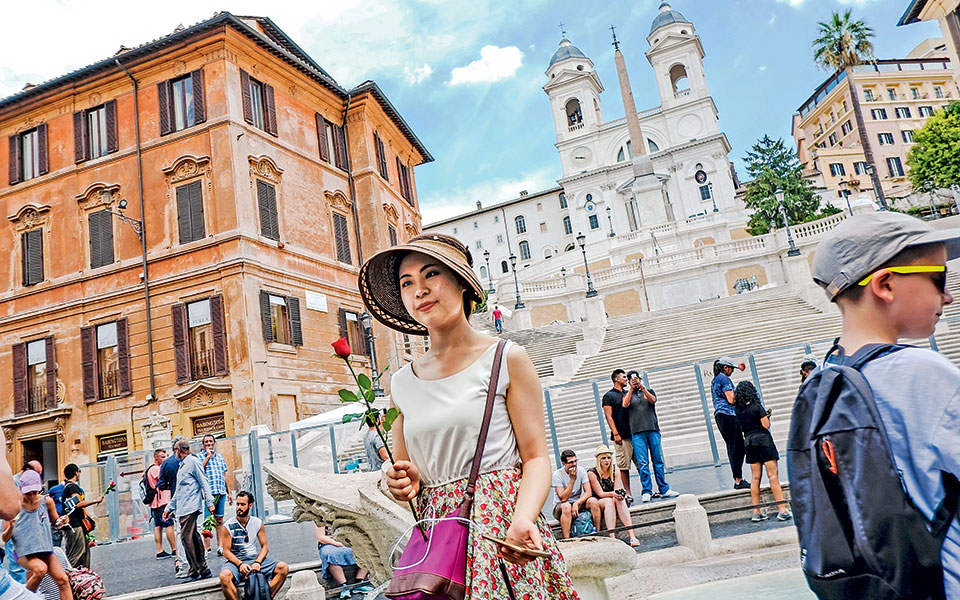 ισπανικά-σκαλοπάτια-δια-χειρός-bulgari-2153730