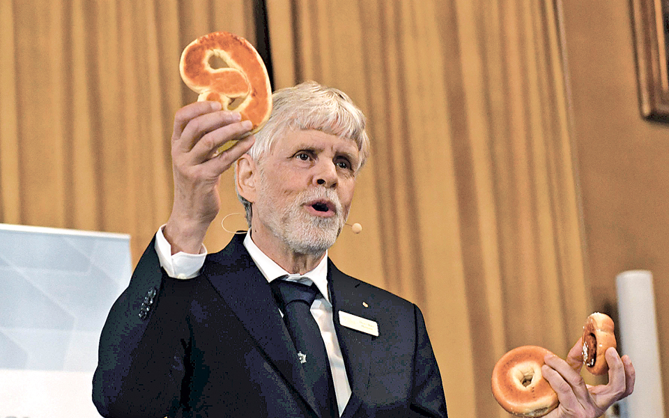 τρεις-βρετανοί-πήραν-το-βραβείο-νομπέ-2154073